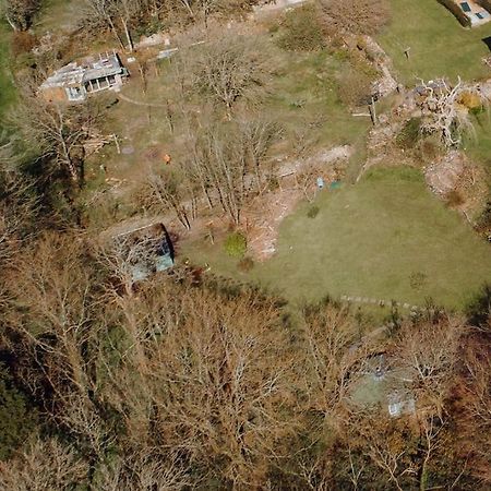 The Roundhouse - Unique Space Nestled In The Trees Begelly Экстерьер фото